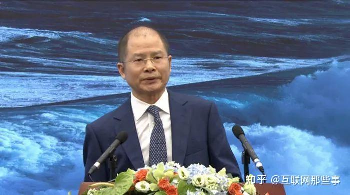 业绩直线下滑……,有感于此,时任华为轮值ceo徐直军在解读华为2019年