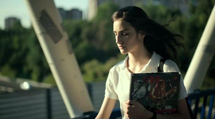 如何评价西班牙2017恐怖电影灵蚀又名韦罗妮卡