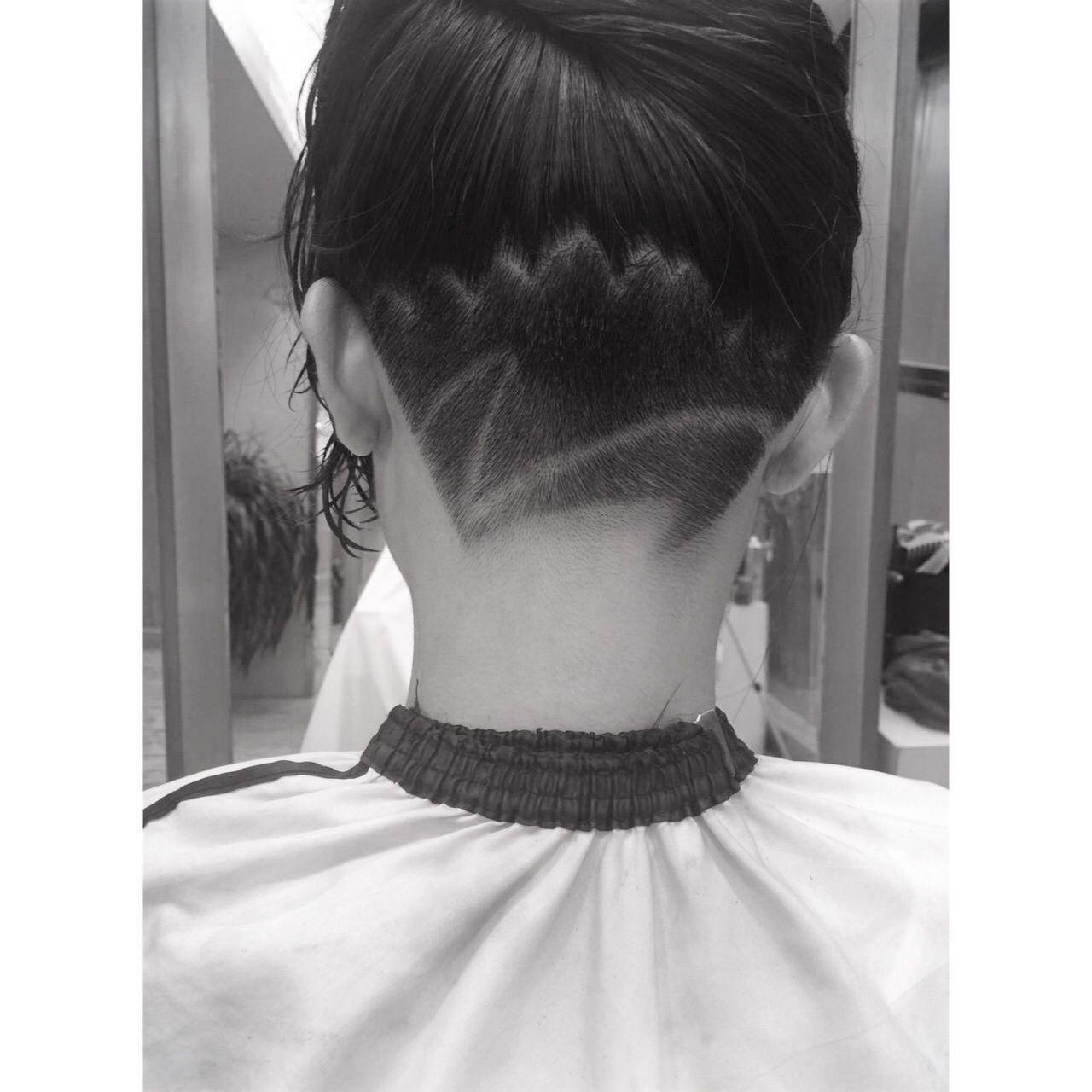 求推荐女生后颈剃发的形状