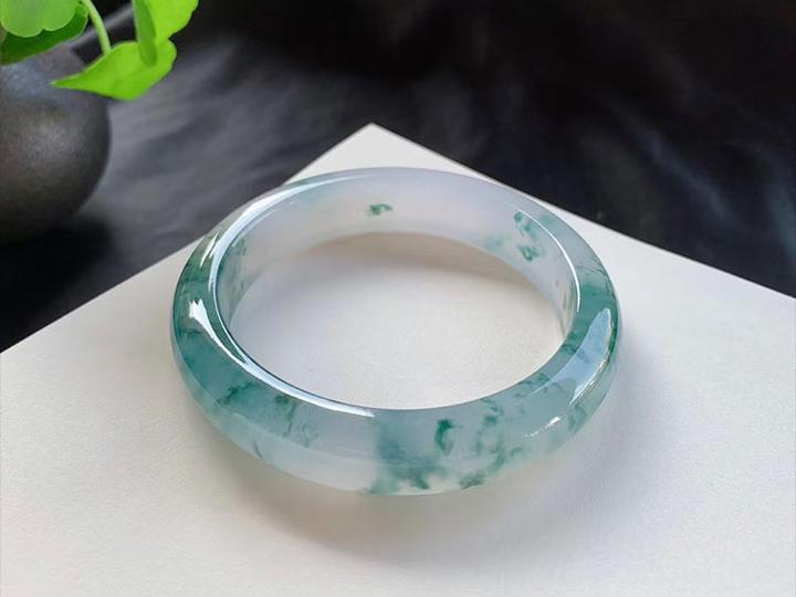 翡翠飘花美在哪里 知乎 翡翠飘花美在哪里 知乎