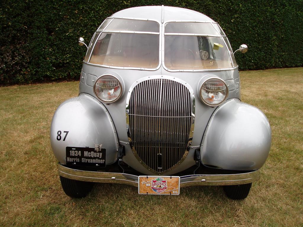 这辆1934年的老爷车圆滚滚的外观之下是一间行走的实验室