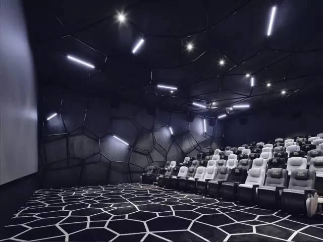 在太空看电影这些灯光能帮你实现愿望