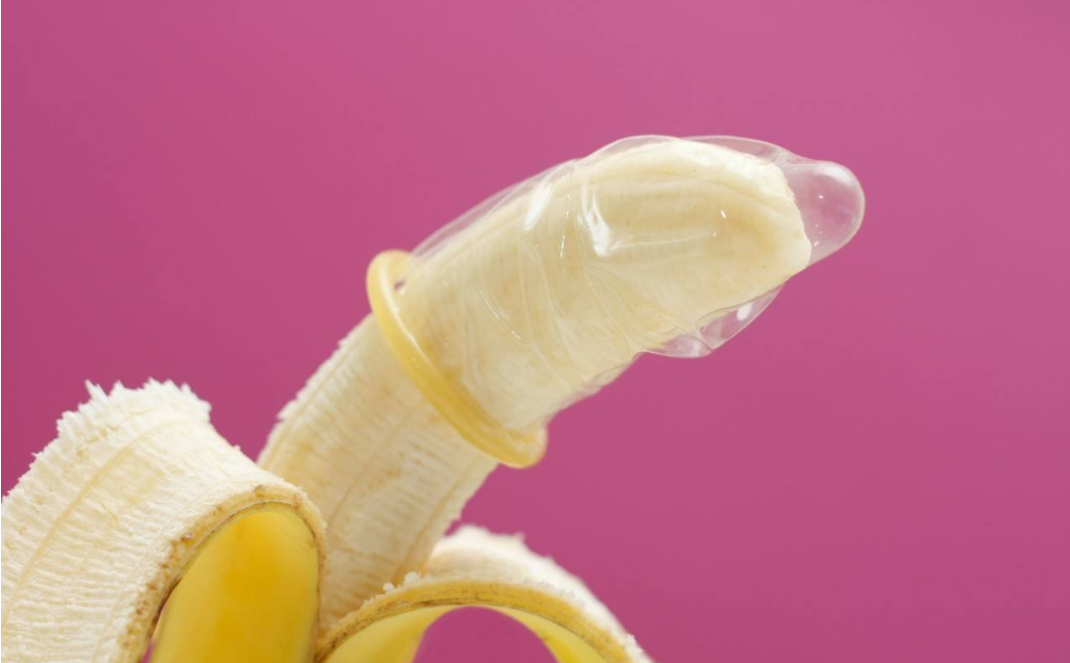 近日,一则关于避孕套造假的消息在网上传了开来.