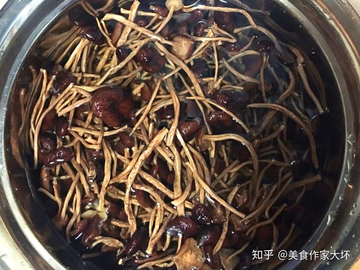 干锅茶树菇摄影图__传统美食_餐饮美食_摄影图库_昵图网nipic.com