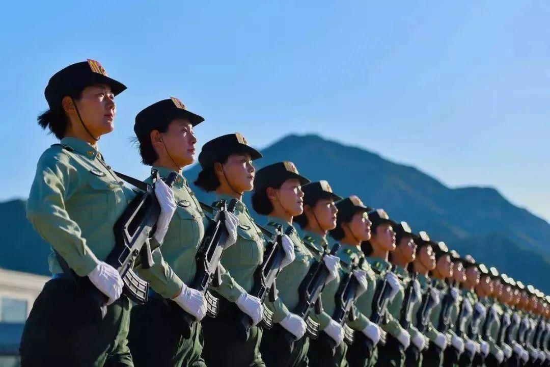 曾经当过兵的女明星，有一位军衔很高！