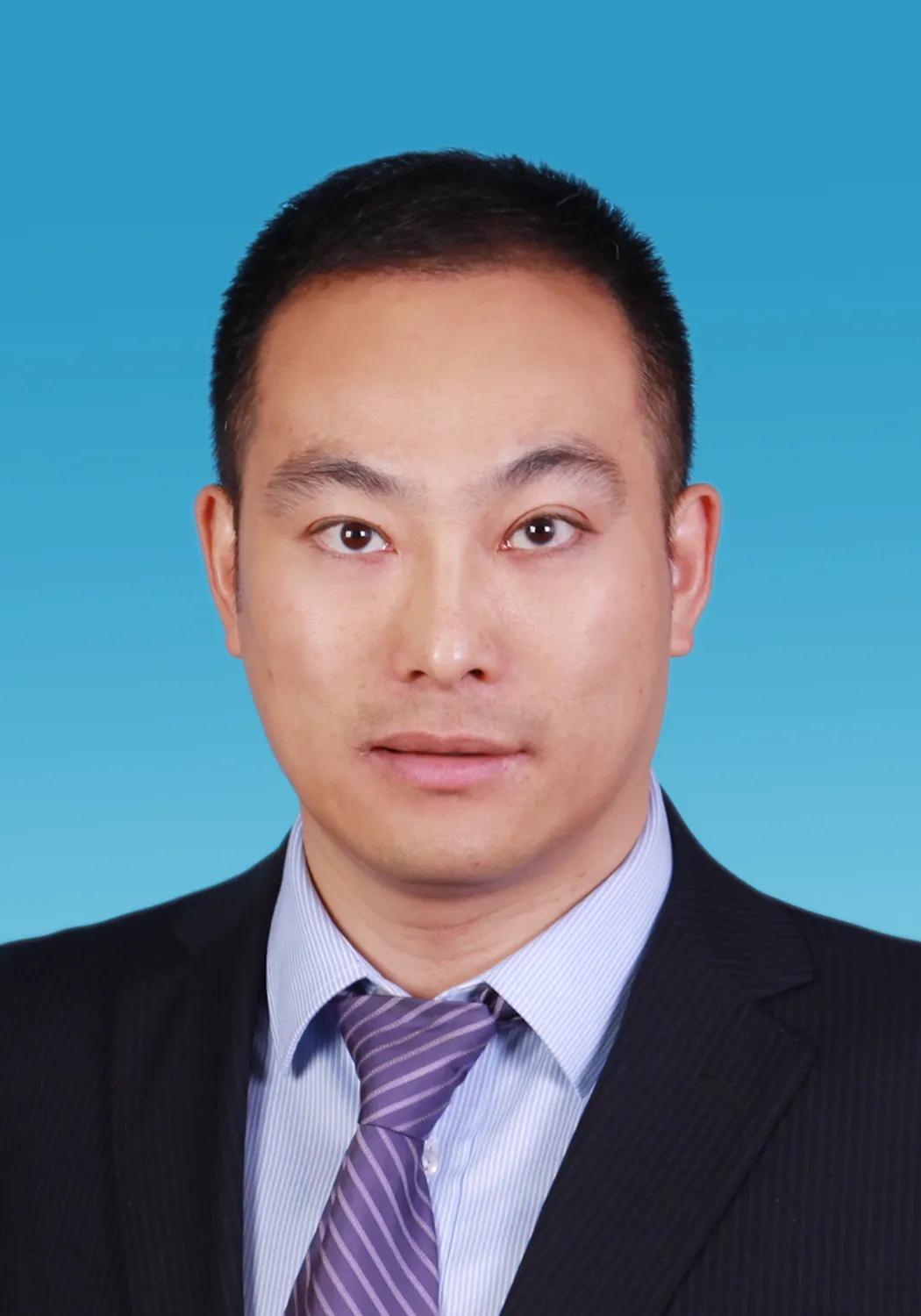 科大完成博士学业,赴美继续从事科研,师从著名纳米科学家夏幼南教授