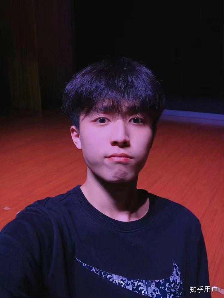 男生五官端正,但嘴唇太厚影响了颜值怎么办? - 知乎