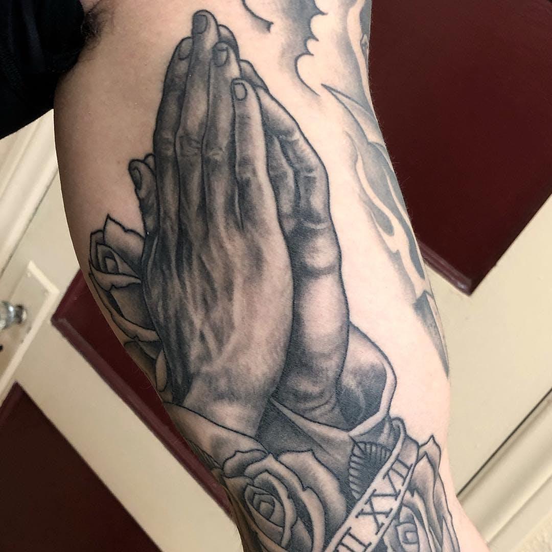 祈祷之手纹身含义寓意+21幅祈祷之手纹身手稿、效果图展示-成都纹彩刺青