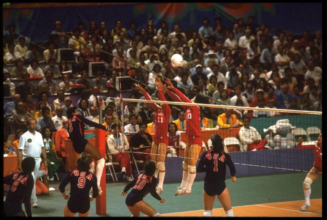 1981年至1986年,中国女子排球队在世界杯,世界锦标赛和奥运会上接连