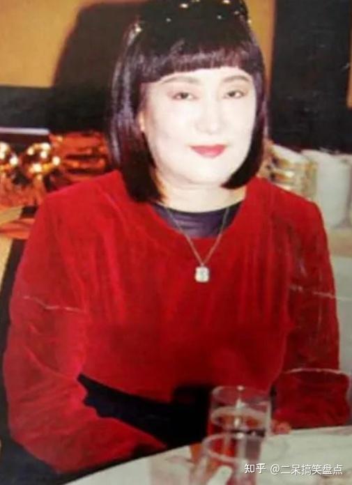 风月女王陈萍:从风尘女郎到母女双雄,她的人生令人瞩目! - 知乎