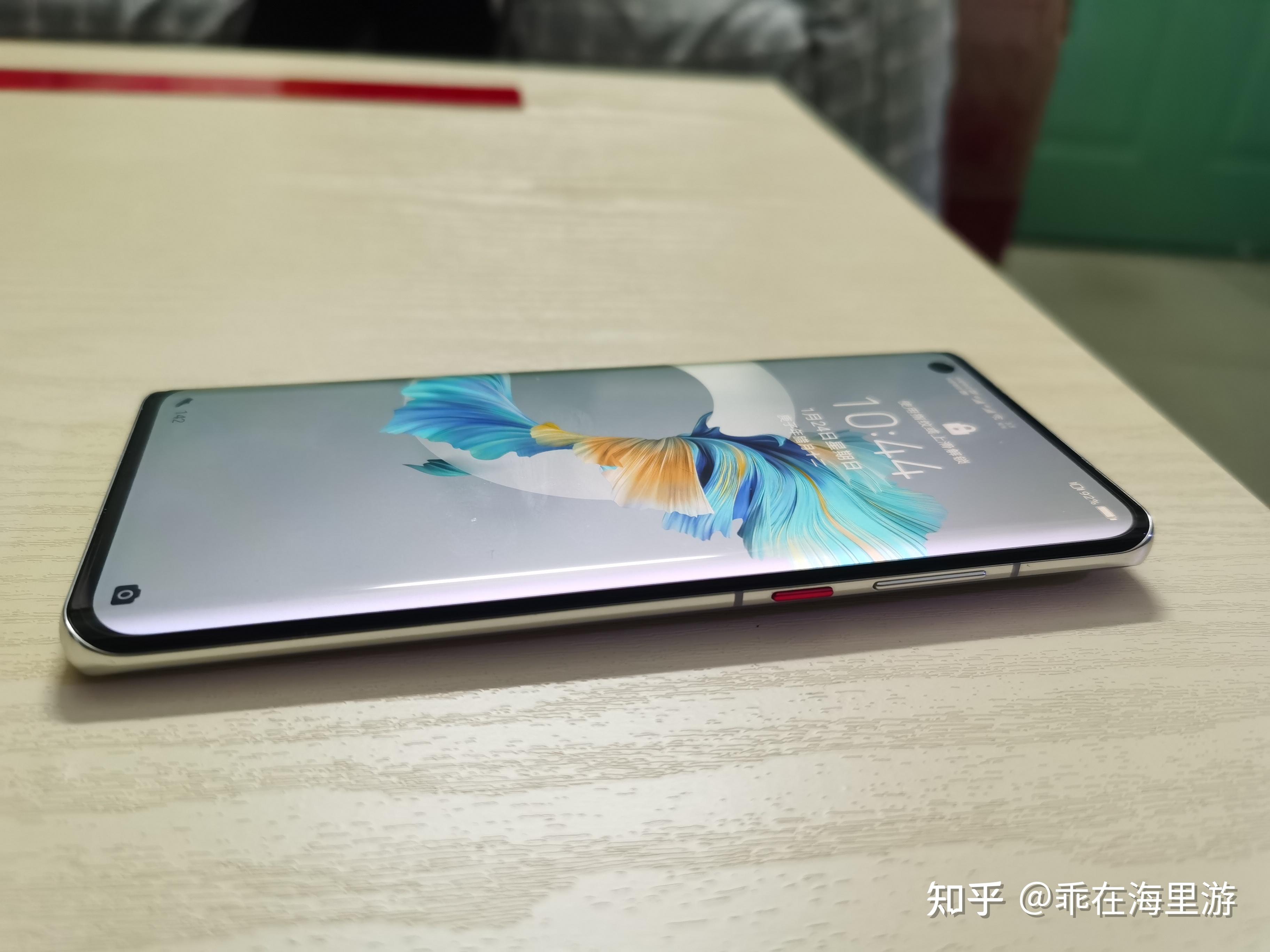 华为mate40标准版的体验如何同价位相比是否值得购买