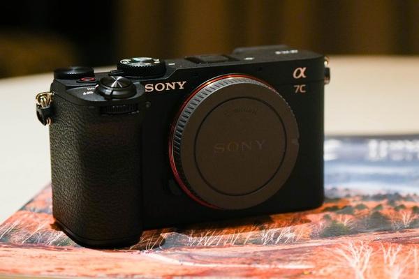 挑战沙漠拍摄!514克高颜值新机 Alpha 7C II评测 - 知乎