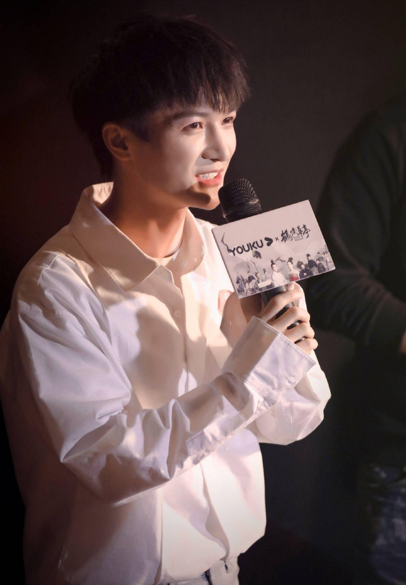 有没有周深超好看的照片(无水印)? - 知乎