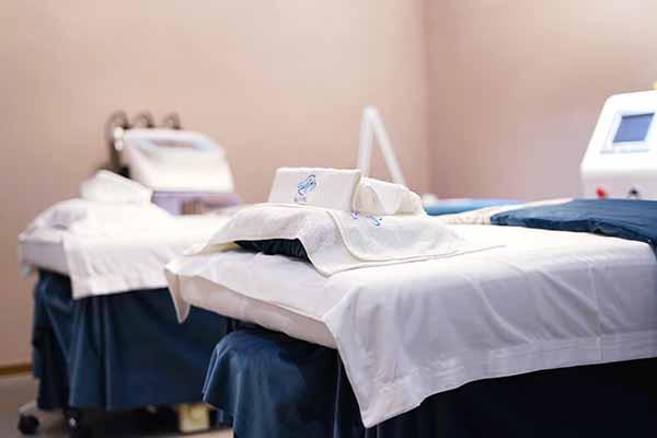 推拿按摩的基础手法实拍 v2-a3d25ae6c9e6707c0fb653fd794d9027_1440w.jpg?source=172ae18b