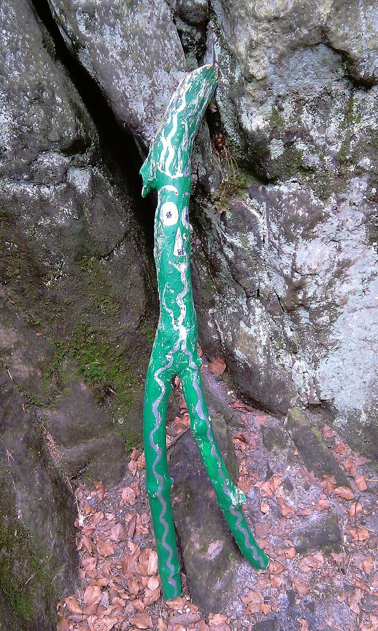 木杆打拉线是多少米