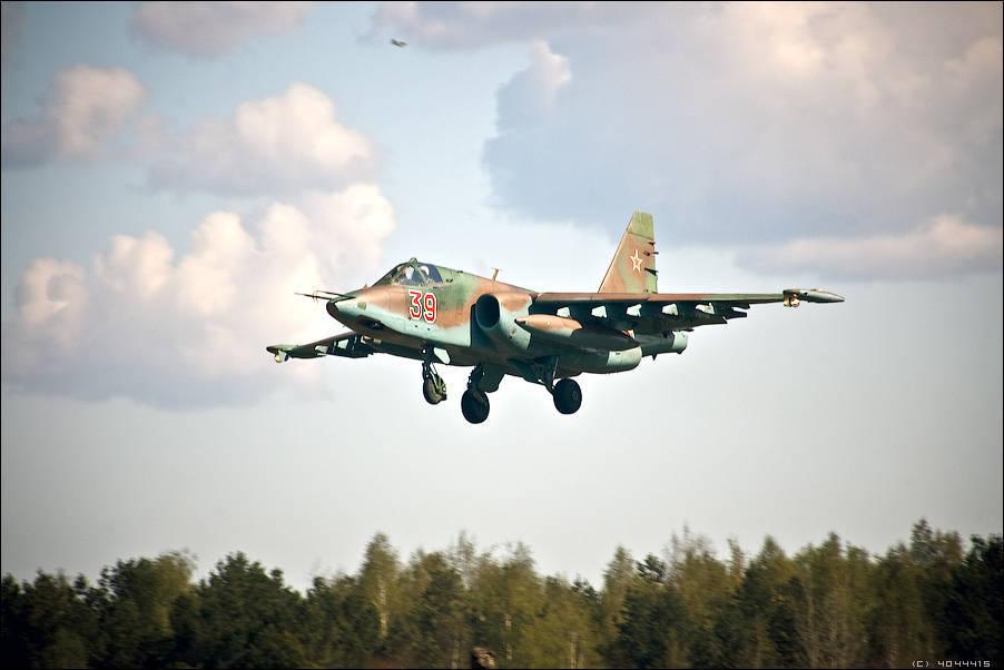 为什么苏霍伊的战斗机都是一个样子? - 知乎