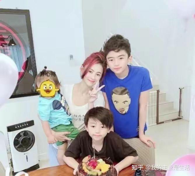盘点一下生了三个及三个以上孩子的女明星!