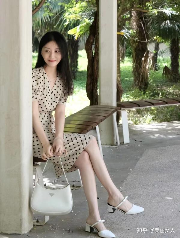 欧美复古波点连衣裙 蕾丝拼接修身长裙约会通勤女装法式气质礼服