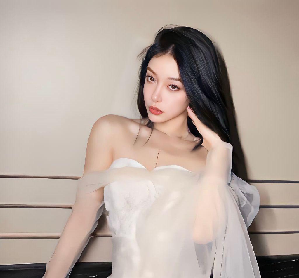 有没有好看的性感女生露脸头像?