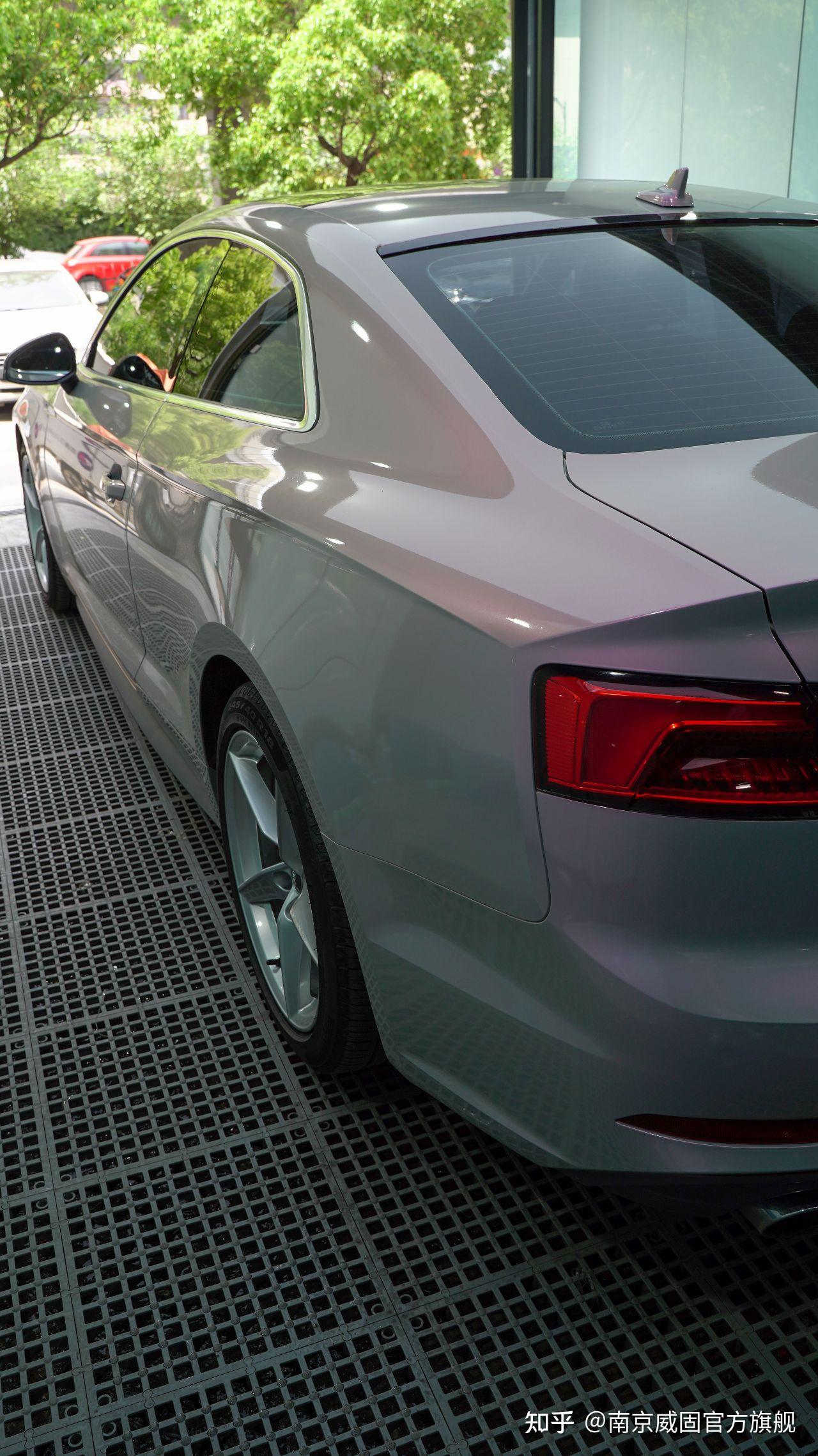 奥迪a5梦幻火山灰改色膜