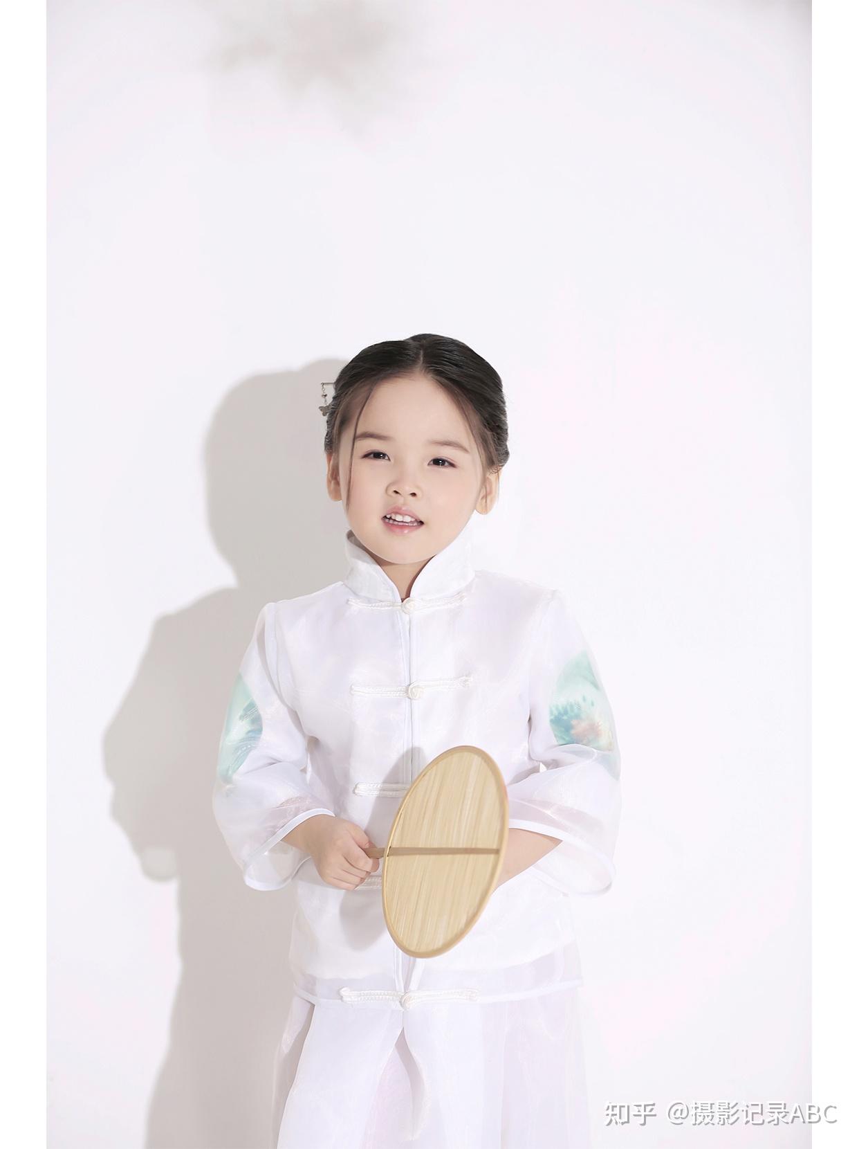 天真可爱一眼看过去就是一个古代迷你小美人梳起古装女孩的发型小清新