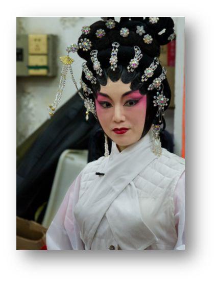 欣谊,师从艺人郎必利(粤剧名伶郎筠玉胞弟)学戏.