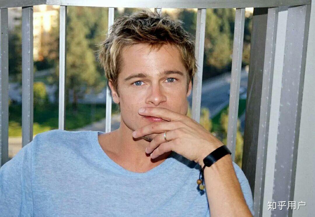 你们觉得布拉德皮特帅吗港真我真的不知道他帅在哪