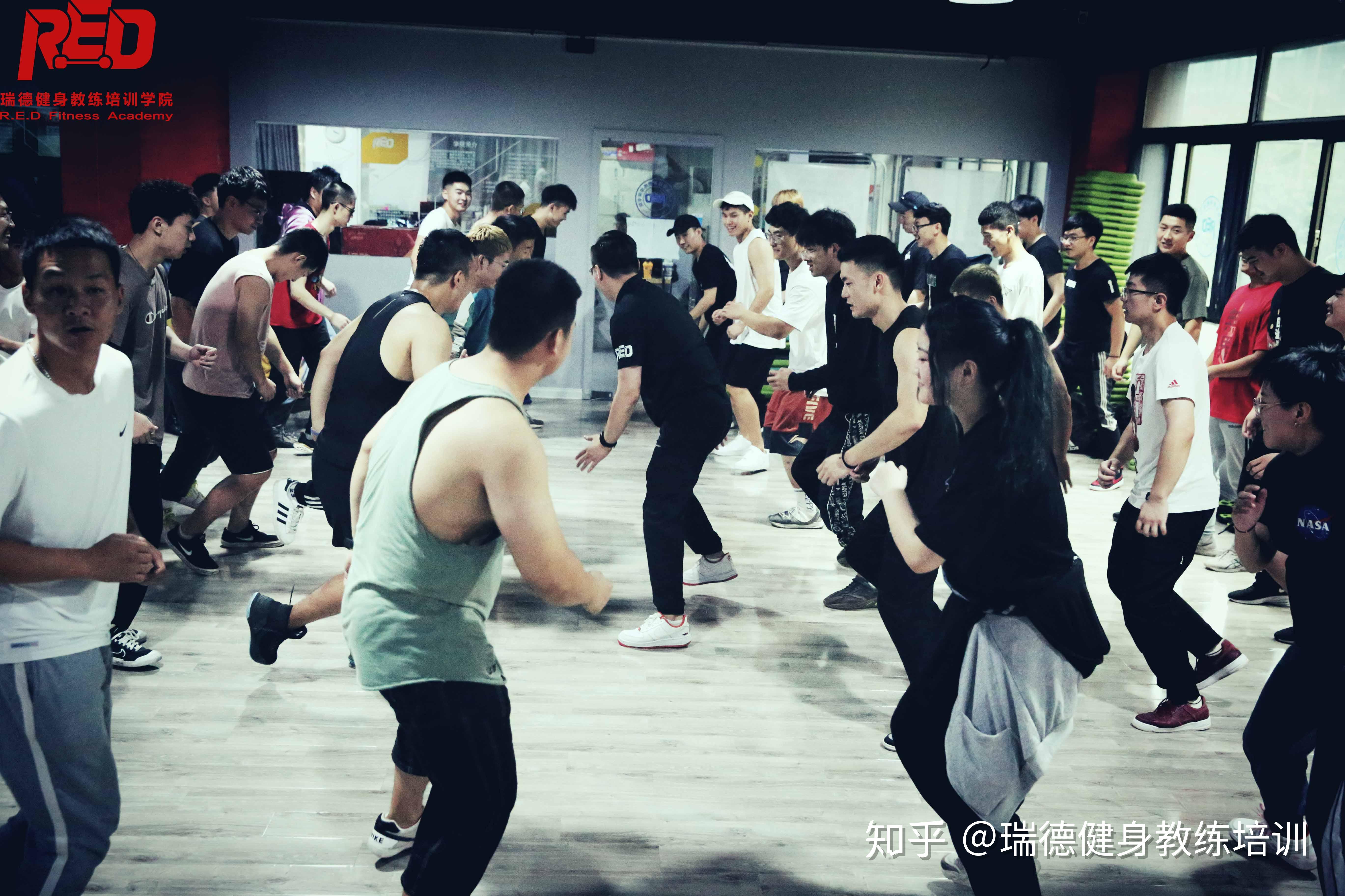 参加健身教练培训需要花费多少钱