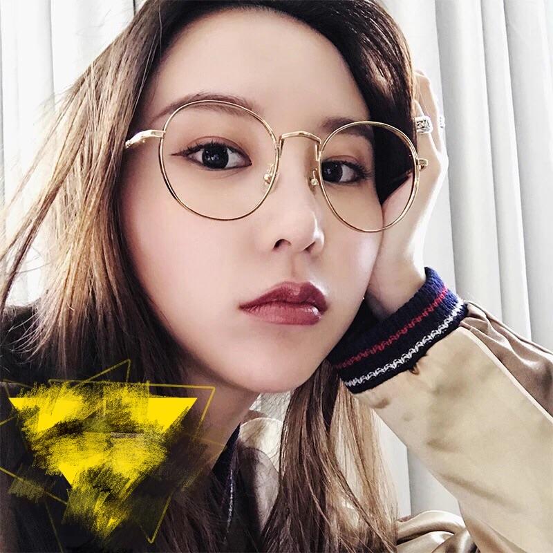 戴眼镜的女孩怎样自拍好看