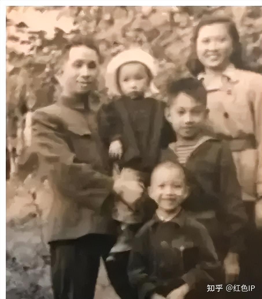 战神粟裕和妻子楚青的合影，让人艳羡的神仙爱情 - 知乎