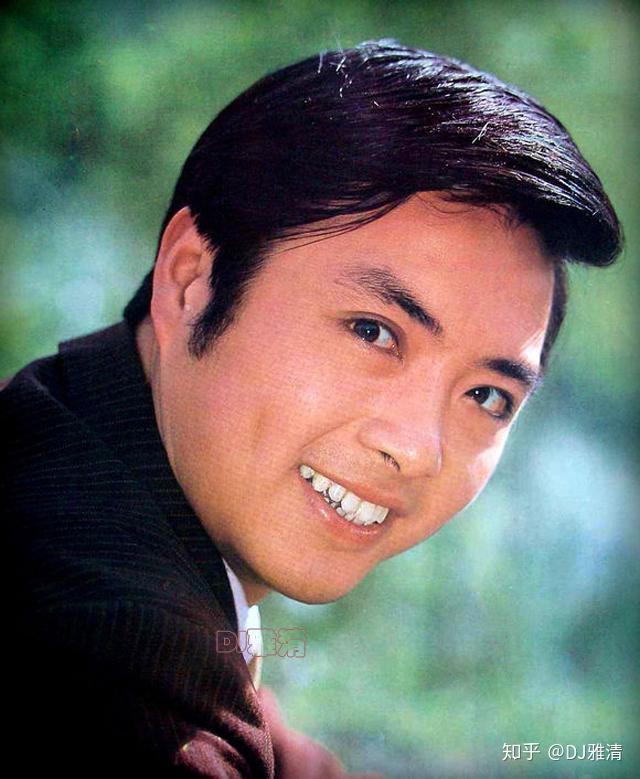 神奇的1954年,太多明星出生,且都是高颜值男神女神,成龙和李雪健同岁 