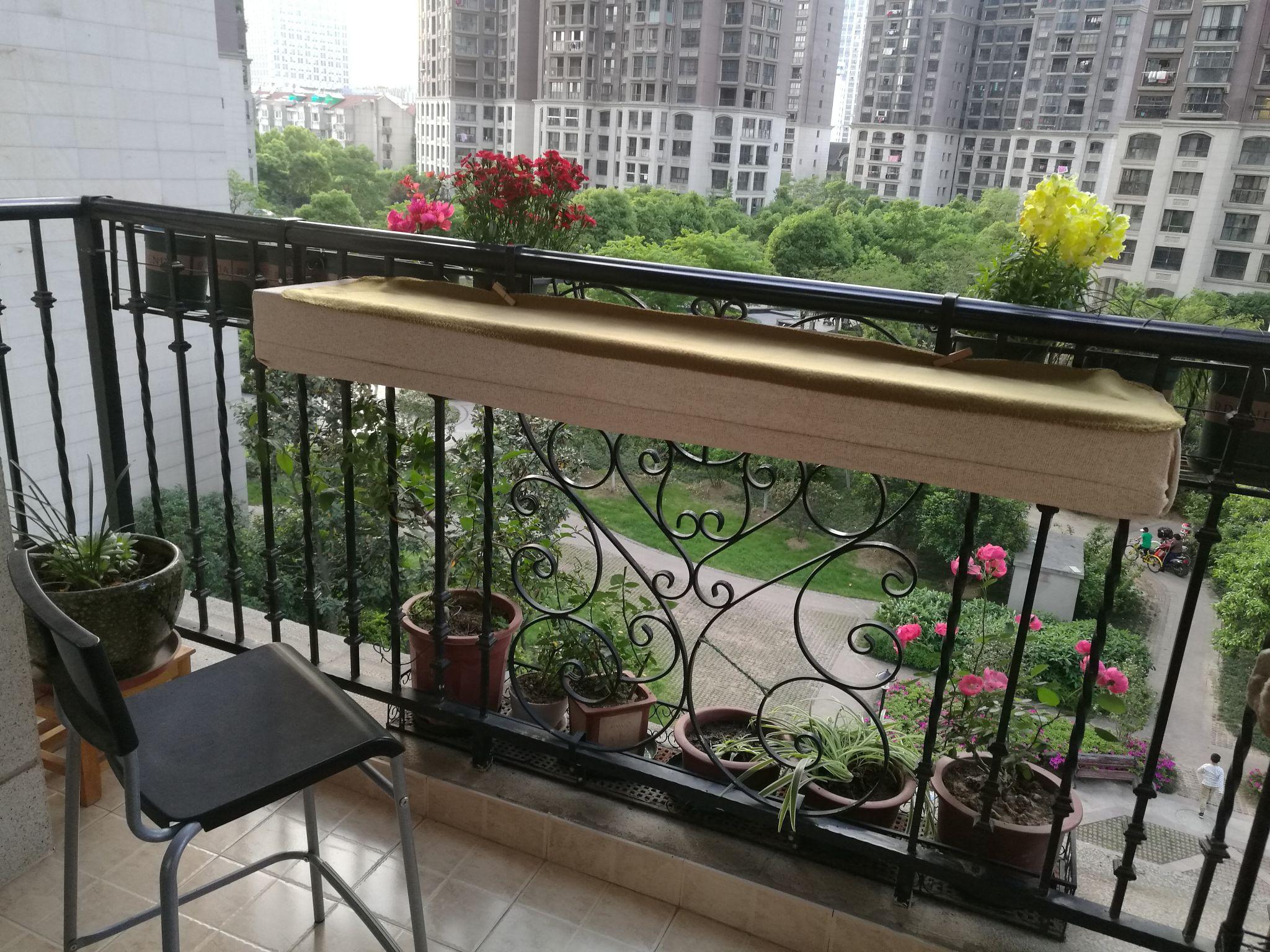 阳台上摆放怎样的家具比较合适呢