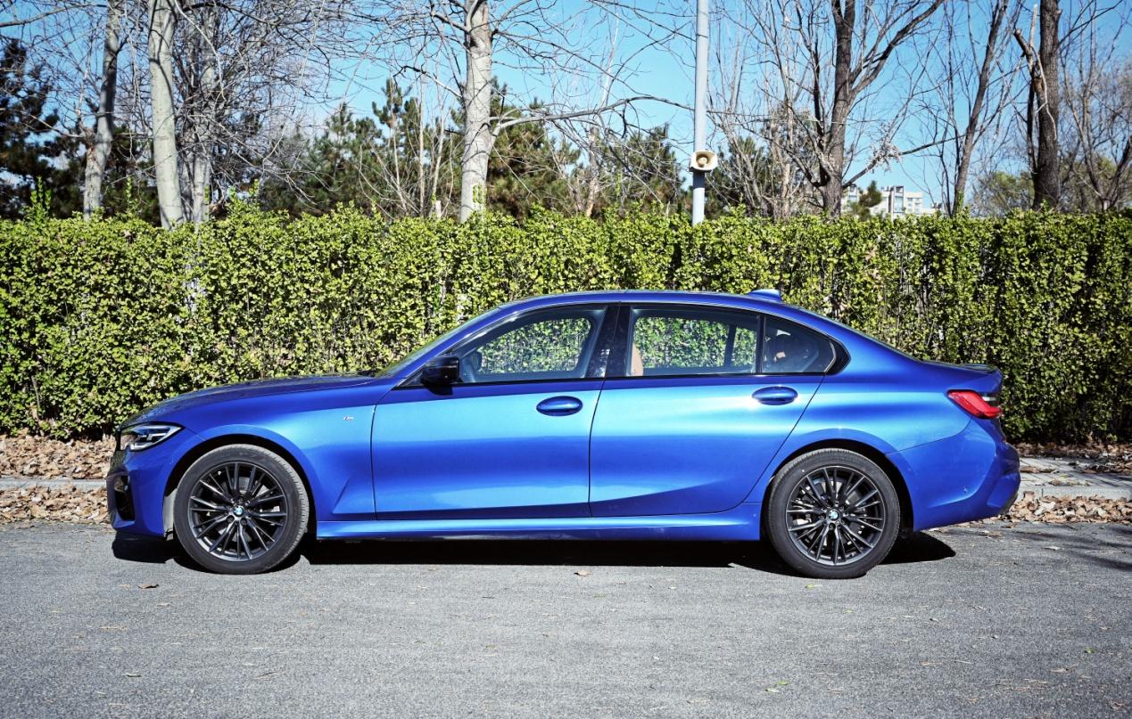 万变不离其宗试驾宝马330lixdrive