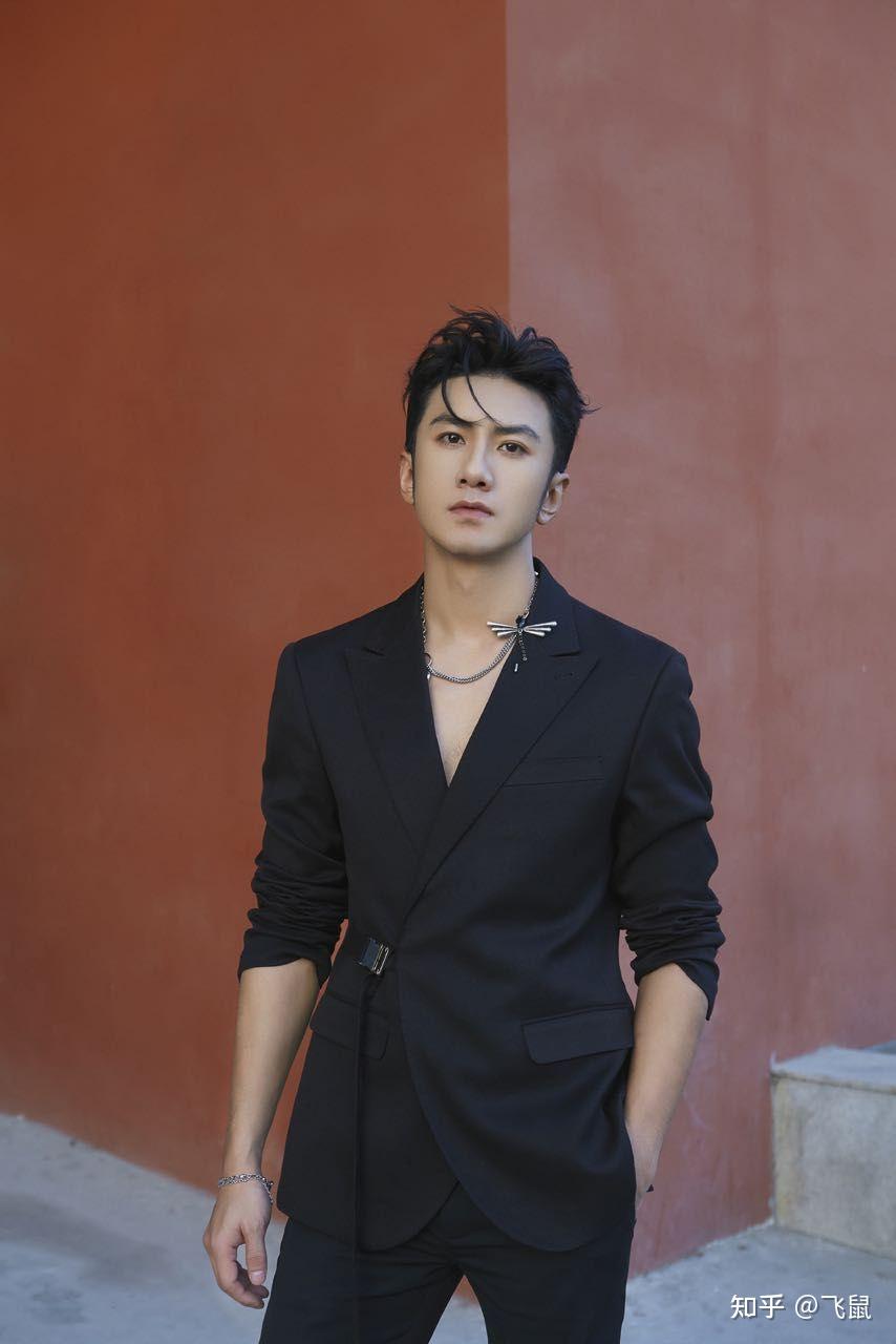 国内年轻一代有比较有阳刚之气的男明星吗? - 知乎