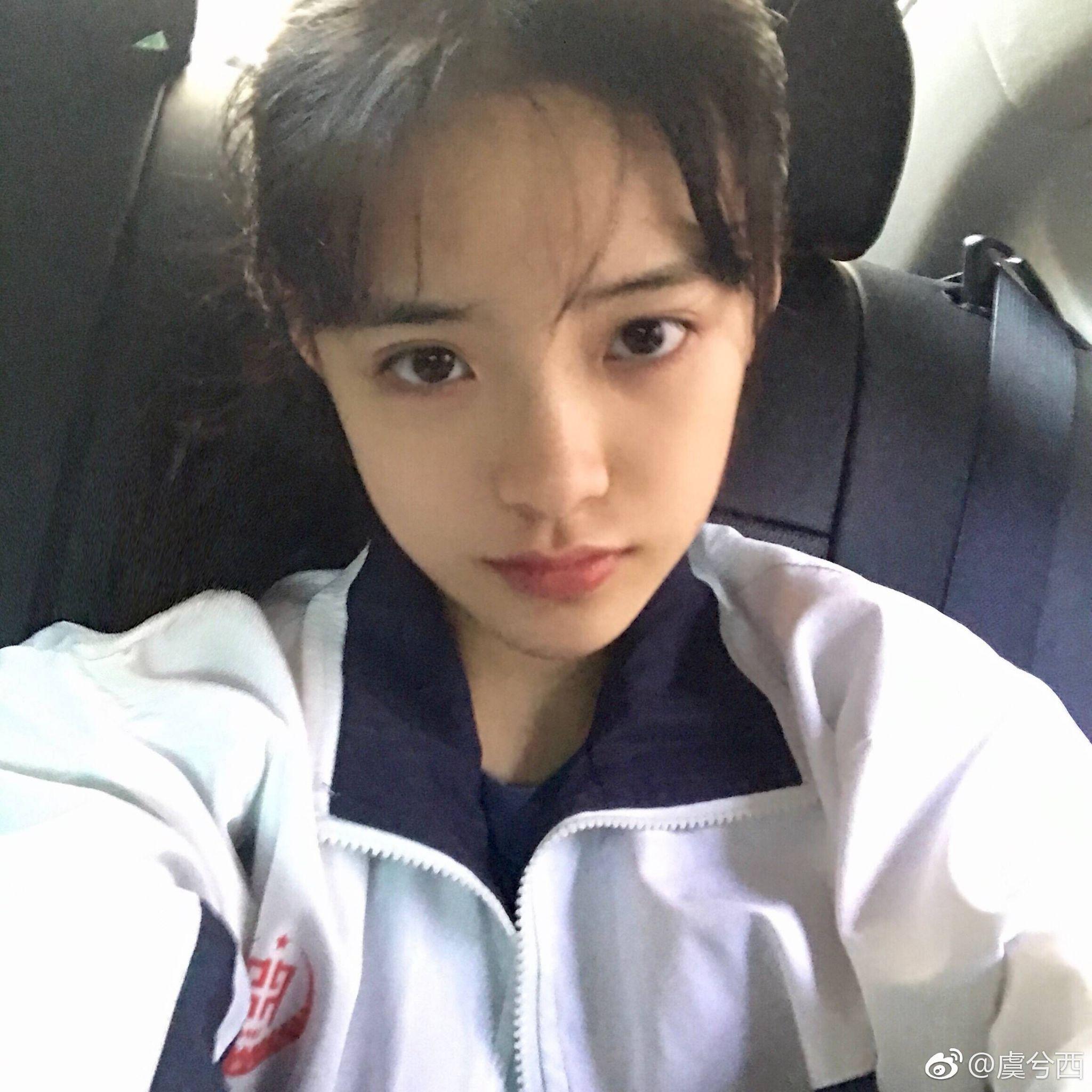 高中时素颜就好看的女生长大化妆后岂不是逆天吗