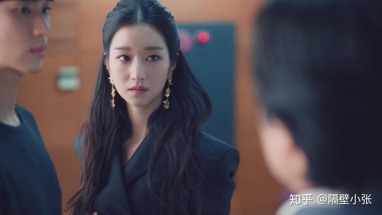 高文英看到小哥哥在,立马下来稳住了局面.