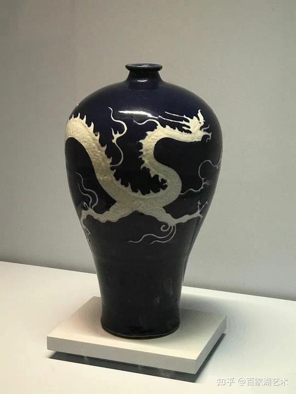 売り出し 元祭藍磁器彫刻龍紋梅瓶陶磁器 装飾品 現代工芸品 美術品