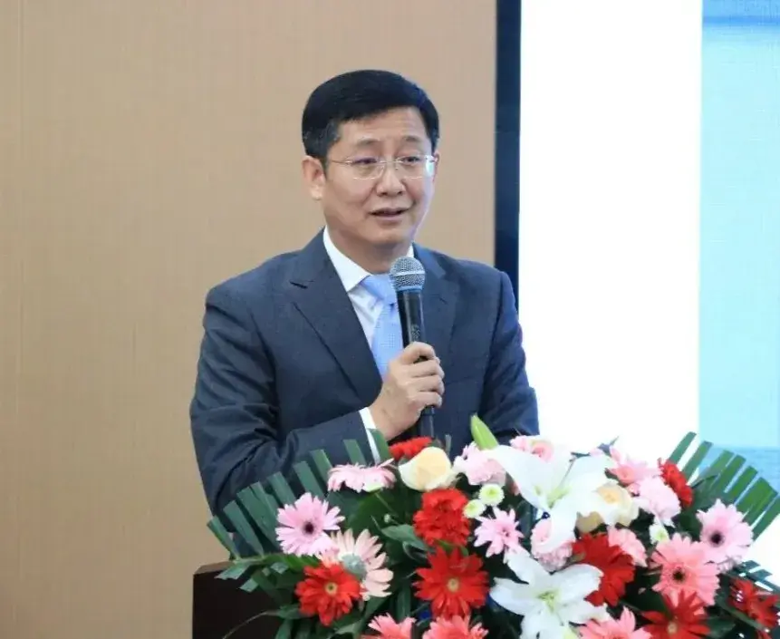 梁勇董事长发言新学道创始人,董事长兼总裁梁勇深情展望了国际课程