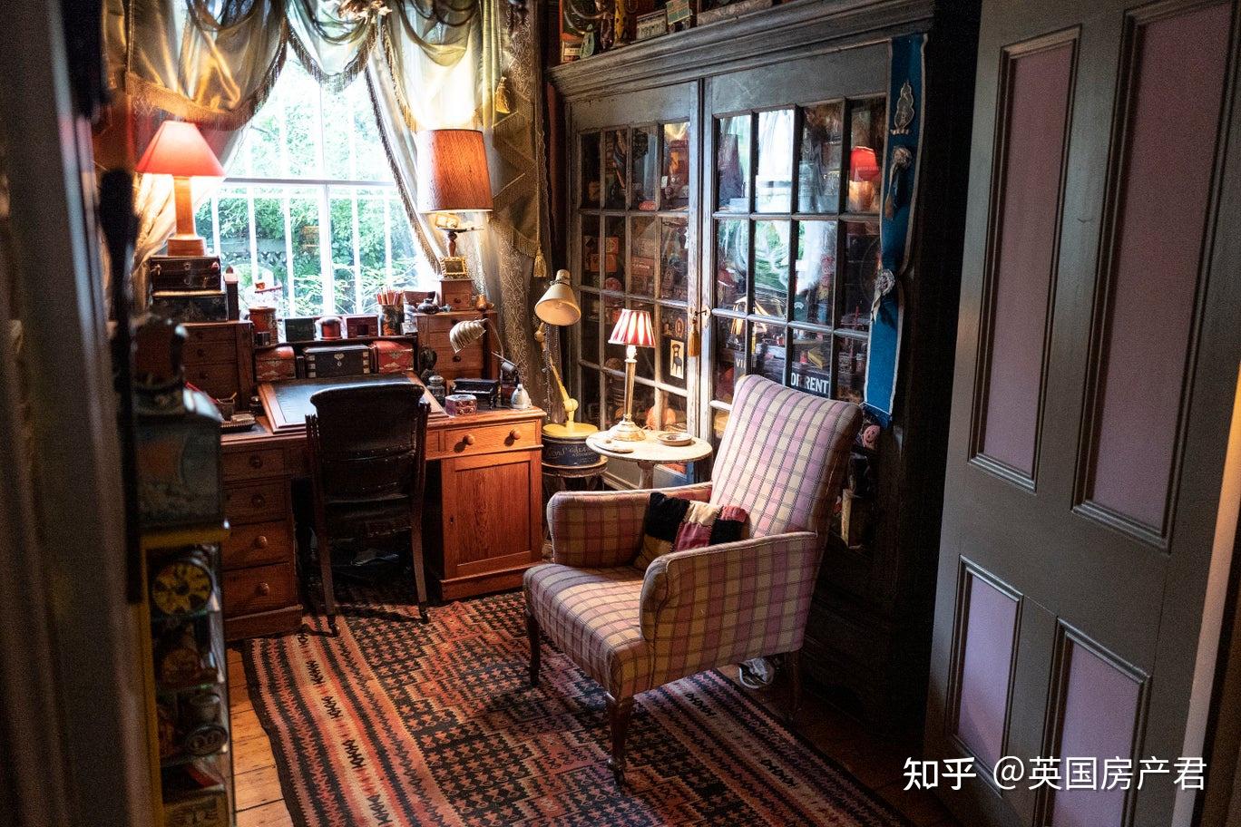 反极简走进伦敦资深古董收藏家的住所放眼望去塞满全是古董