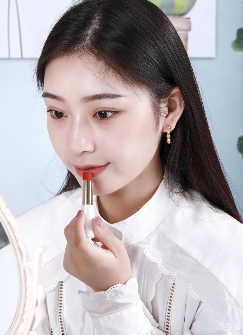 丸碧暮光倾城云雾口红,勾勒唇间灵动魅惑