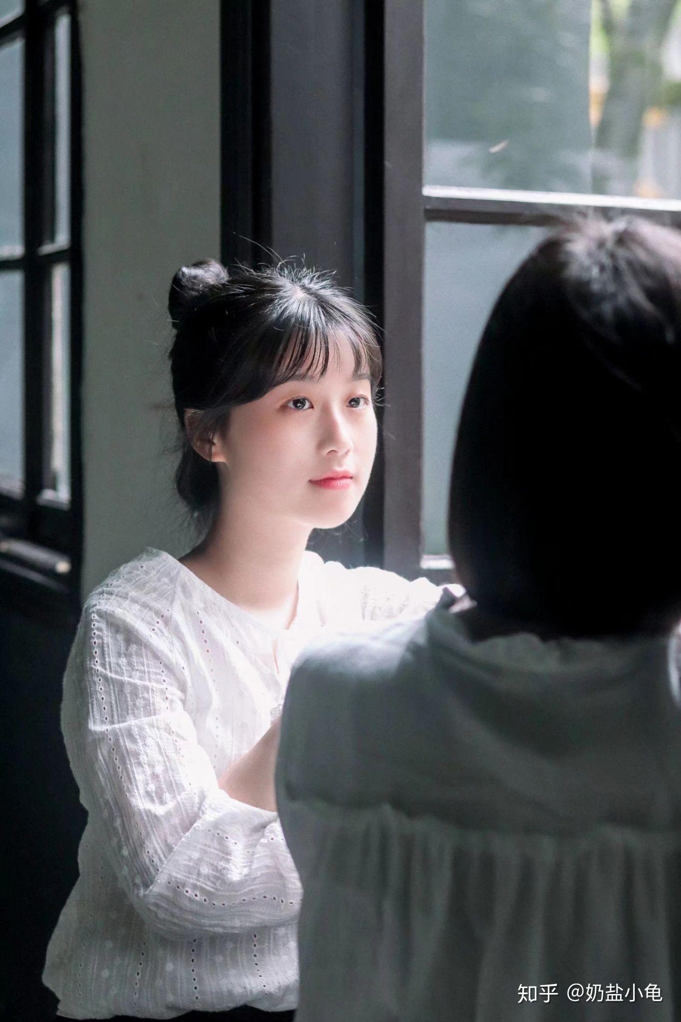 现在有朴素且漂亮的女孩么