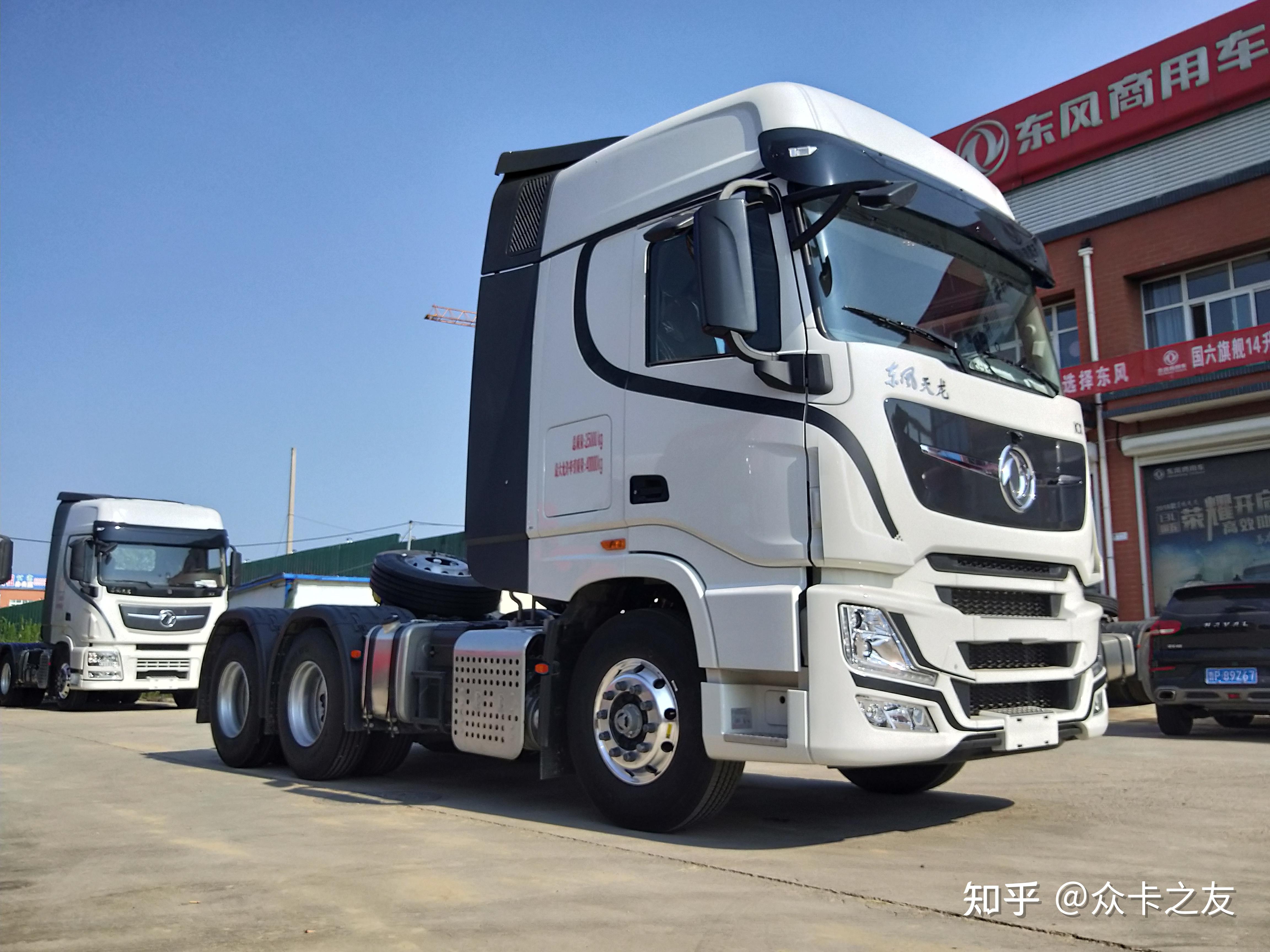 实拍国六天龙旗舰kx外观小改带8气囊600马力承诺能加小油