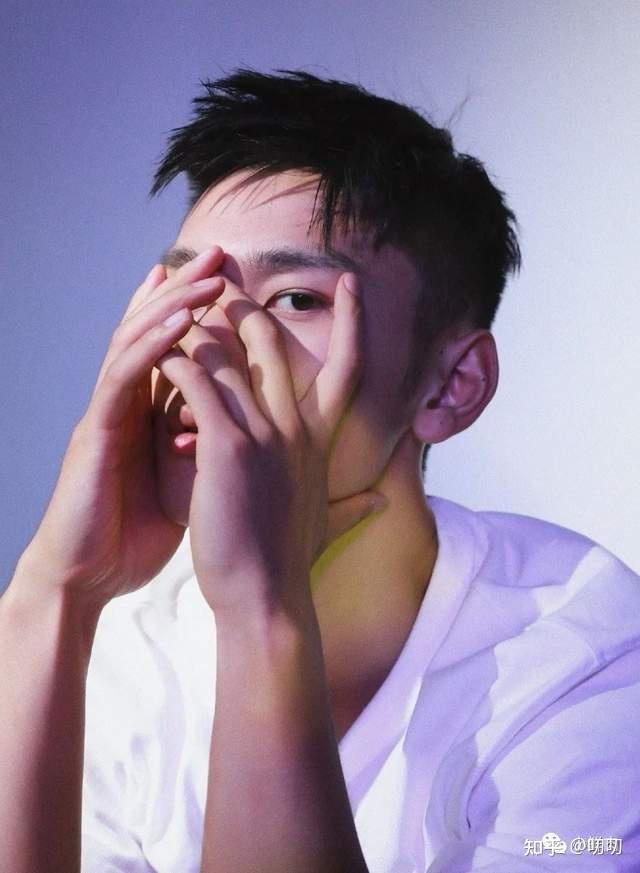 188cm李宁泳裤男模火了,山东汉子真没让人失望! - 知乎