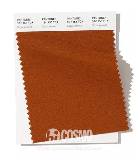 galvan这一季的灵感来源于巴厘岛乌鲁瓦图坚实的土地,强烈饱满的颜色