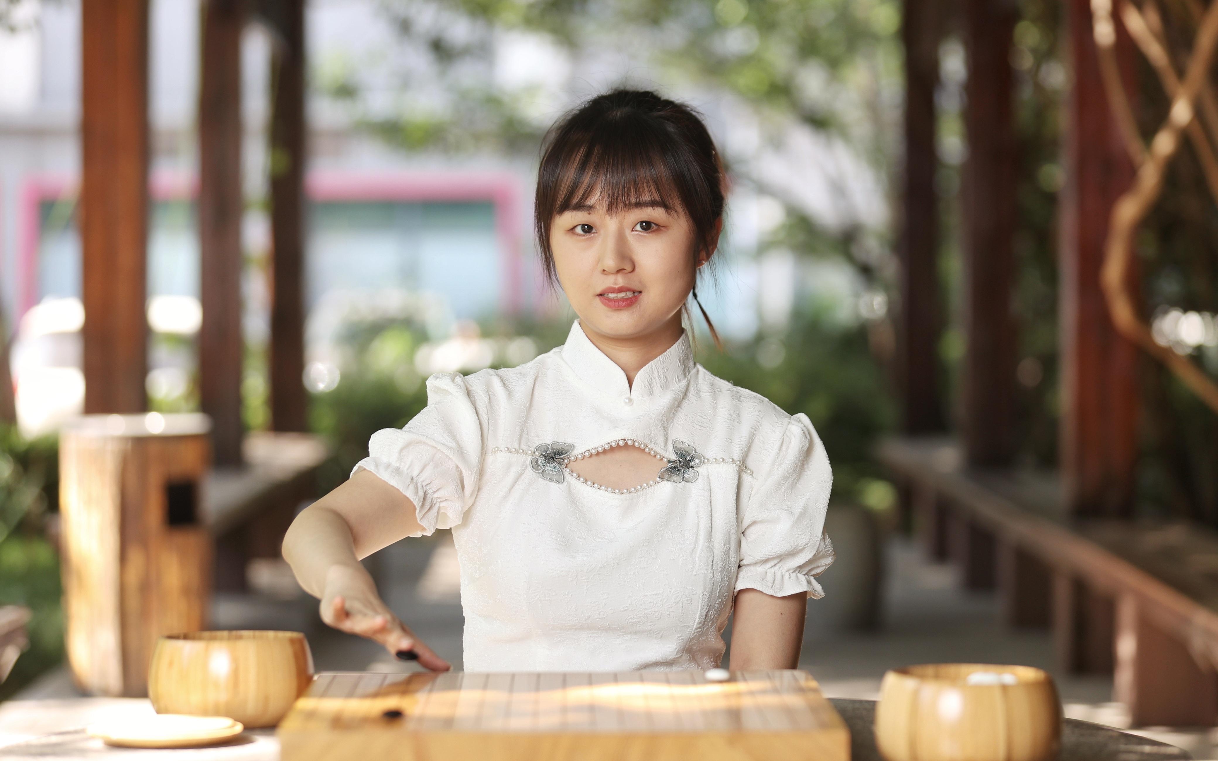 如何评价围棋职业选手战鹰二段获得虎扑女神大赛冠军?