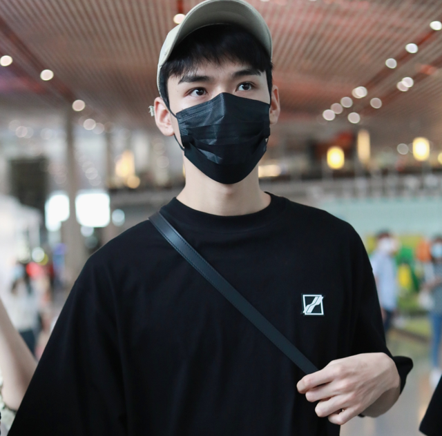 中餐厅5 这咖位太有排面了,一个影后一个影帝,带4个小孩