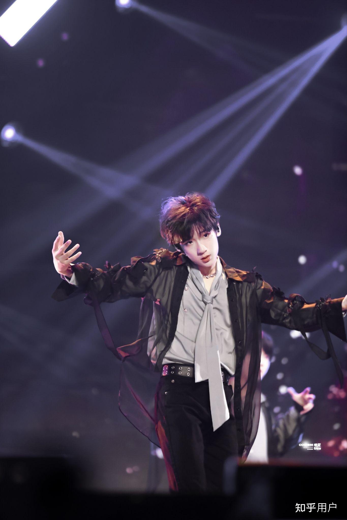 可以发点tf三代张峻豪的入坑神图吗