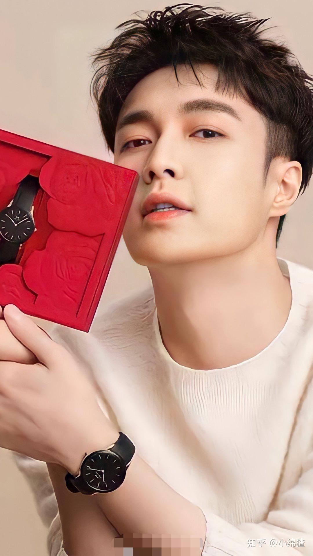 如何评价张艺兴最新代言ck