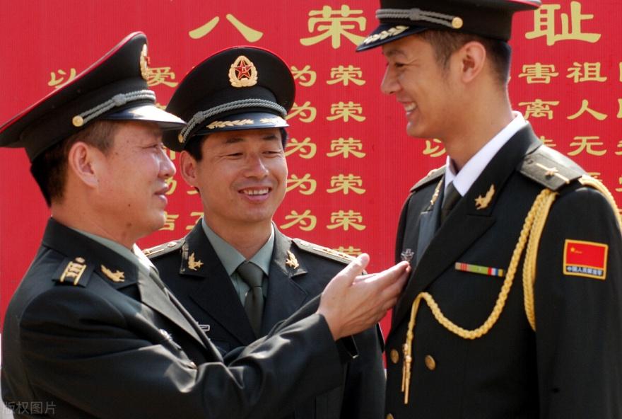 从列兵到将军,需要多少年? - 知乎