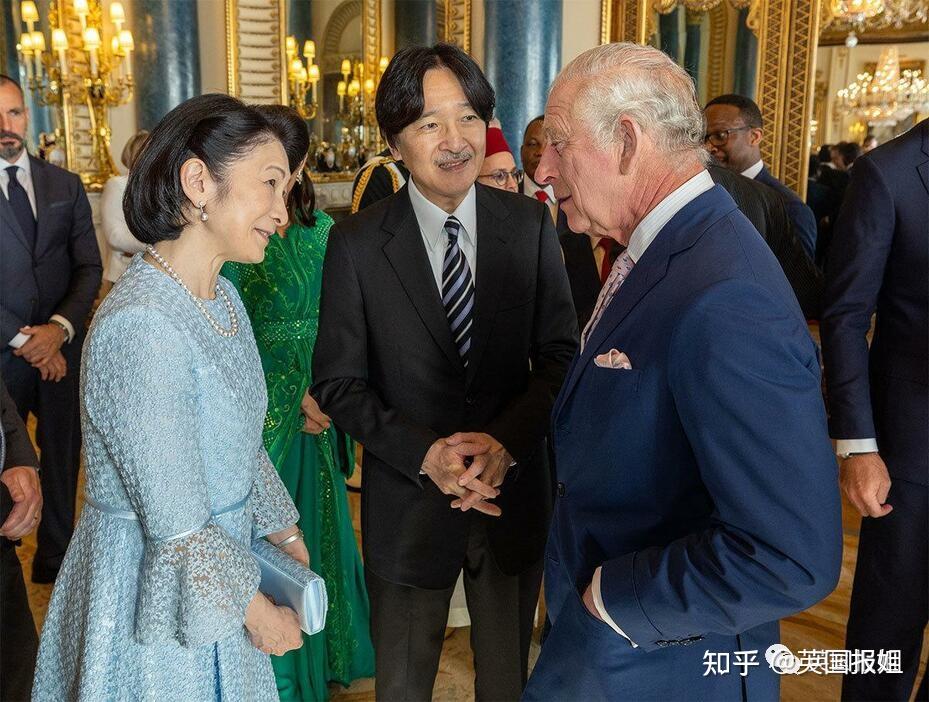日本最霸气时尚王妃!丧夫后独掌大权,带3个女儿建超酷“母系家族”,王室也被她拿捏? - 知乎